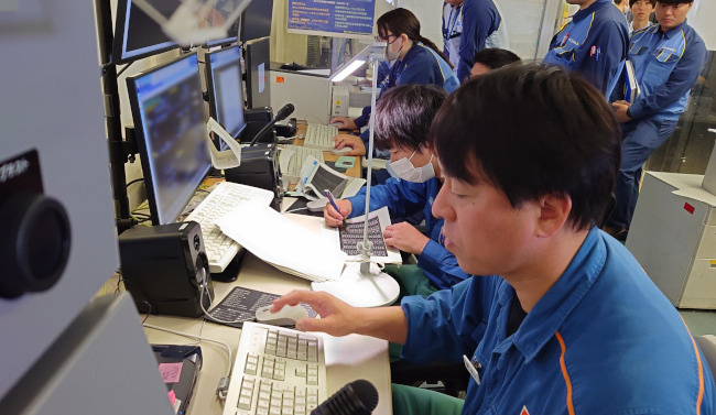 チーム総出で新システムを立ち上げ中